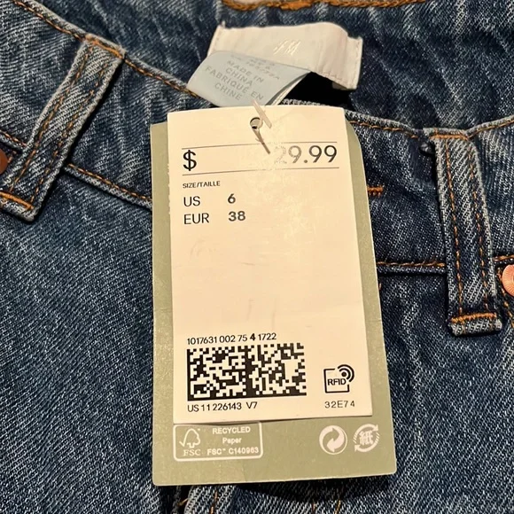 H&M straight leg high rise jeans - Picture 4 of 5